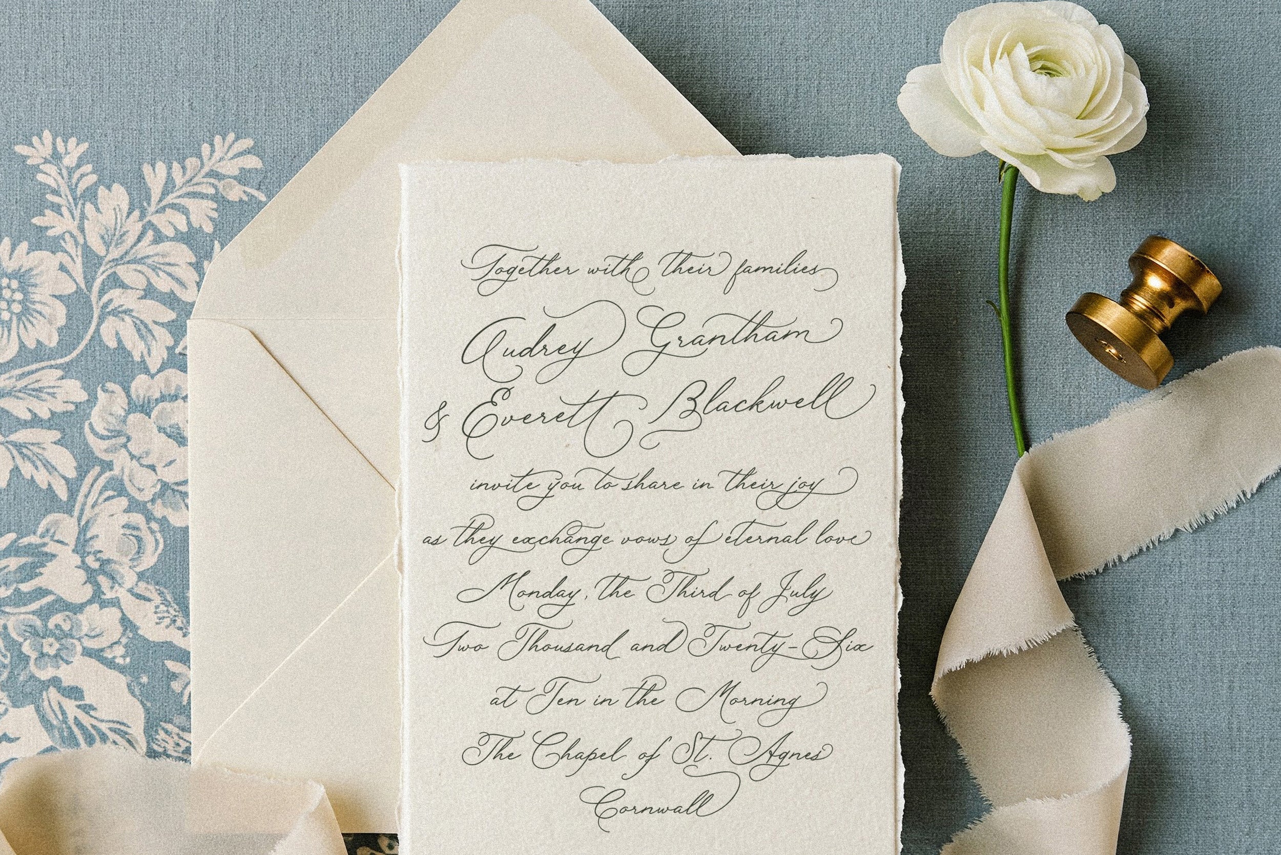 Rose Orchard Garden // Romantic Font