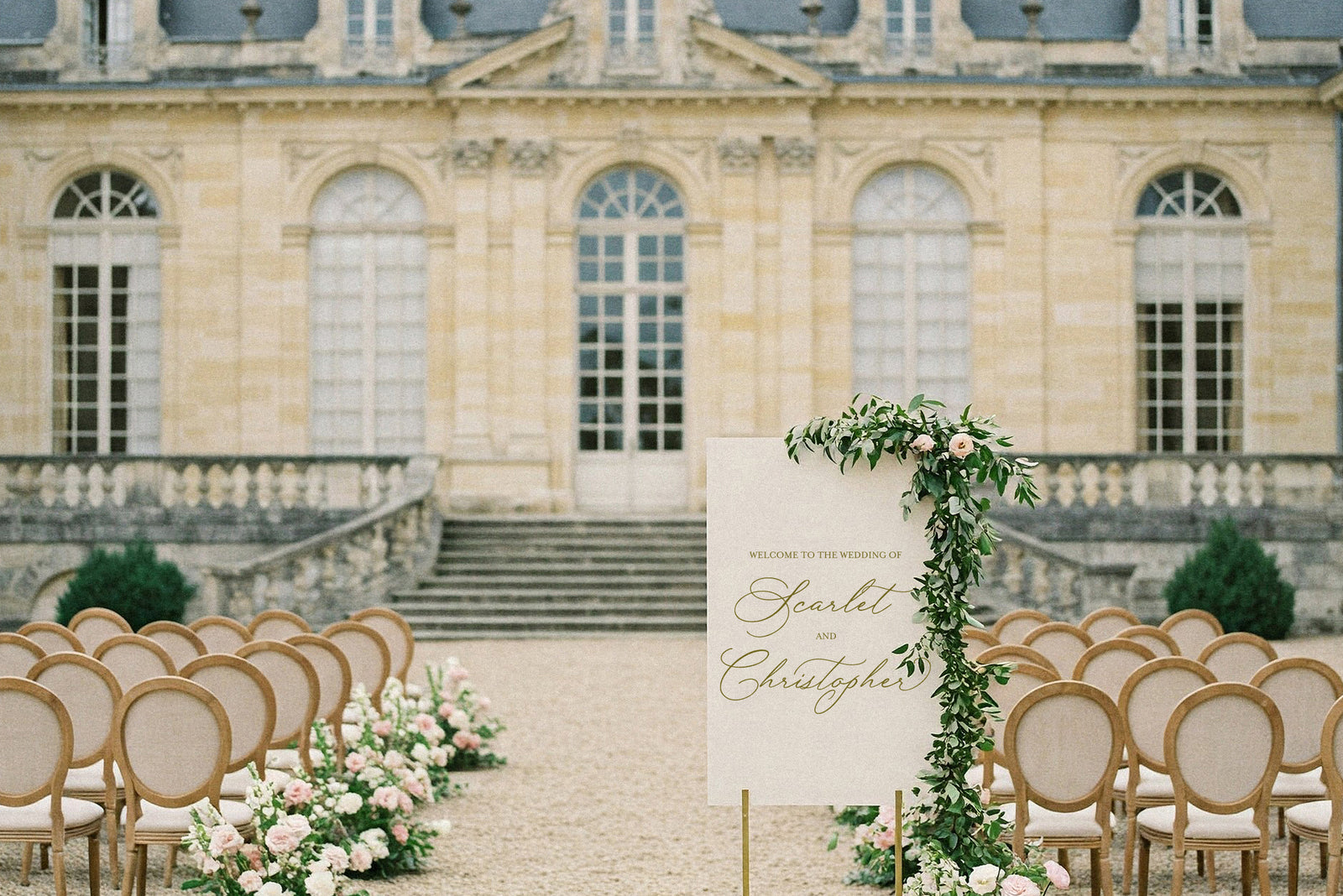 Rose Orchard Garden // Romantic Font