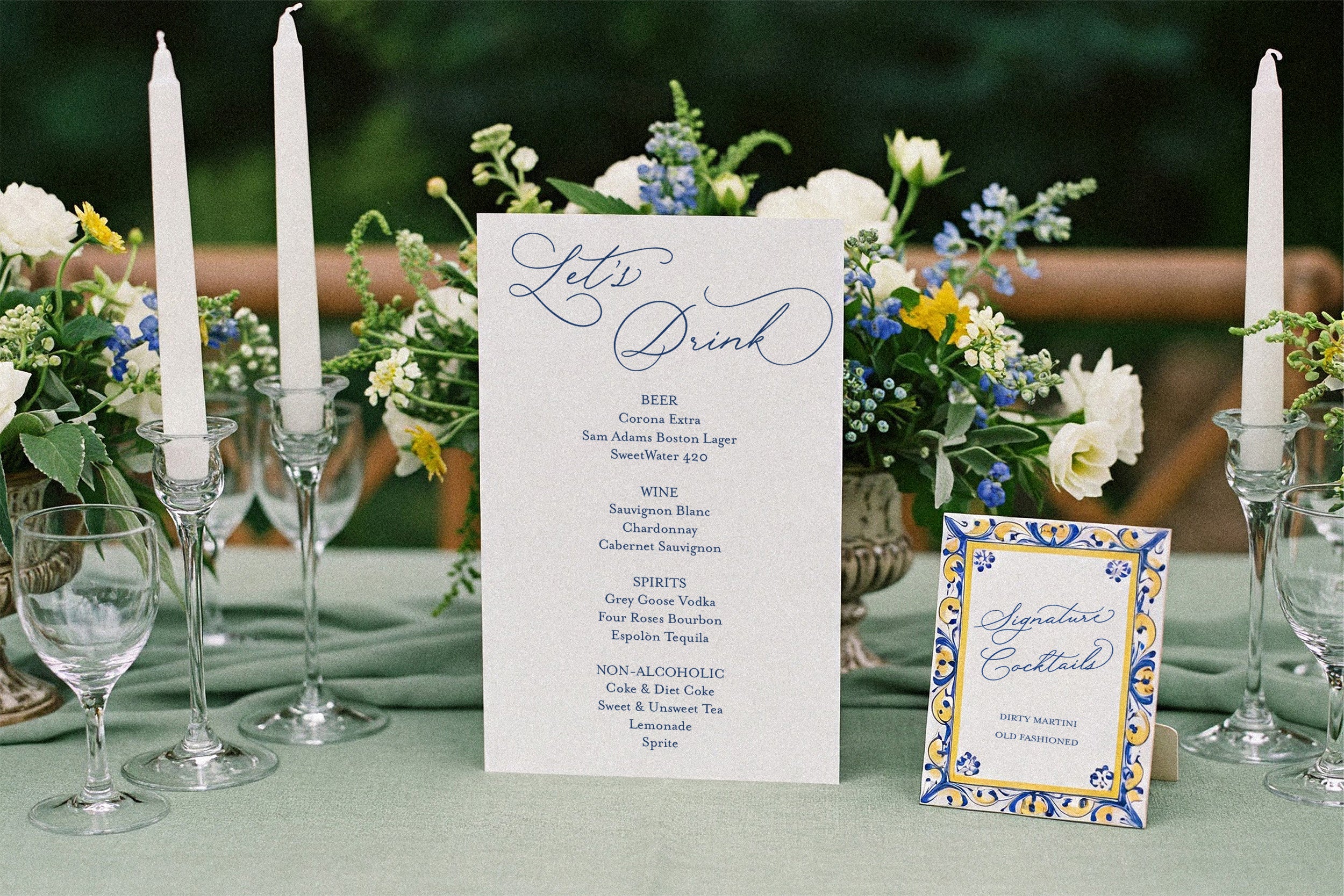 Rose Orchard Garden // Romantic Font