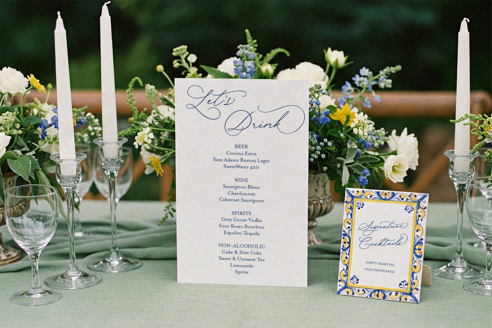 Rose Orchard Garden // Romantic Font